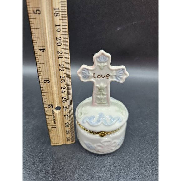 Greenbrier International Cross Trinket Box Magnetic Closure Pastel Colors Easter - Picture 10 of 11